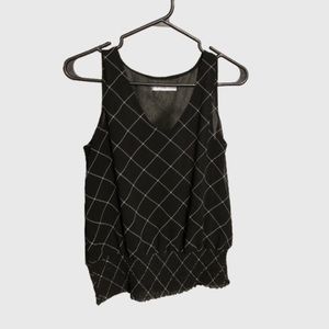 Cute sleeveless black checkered top